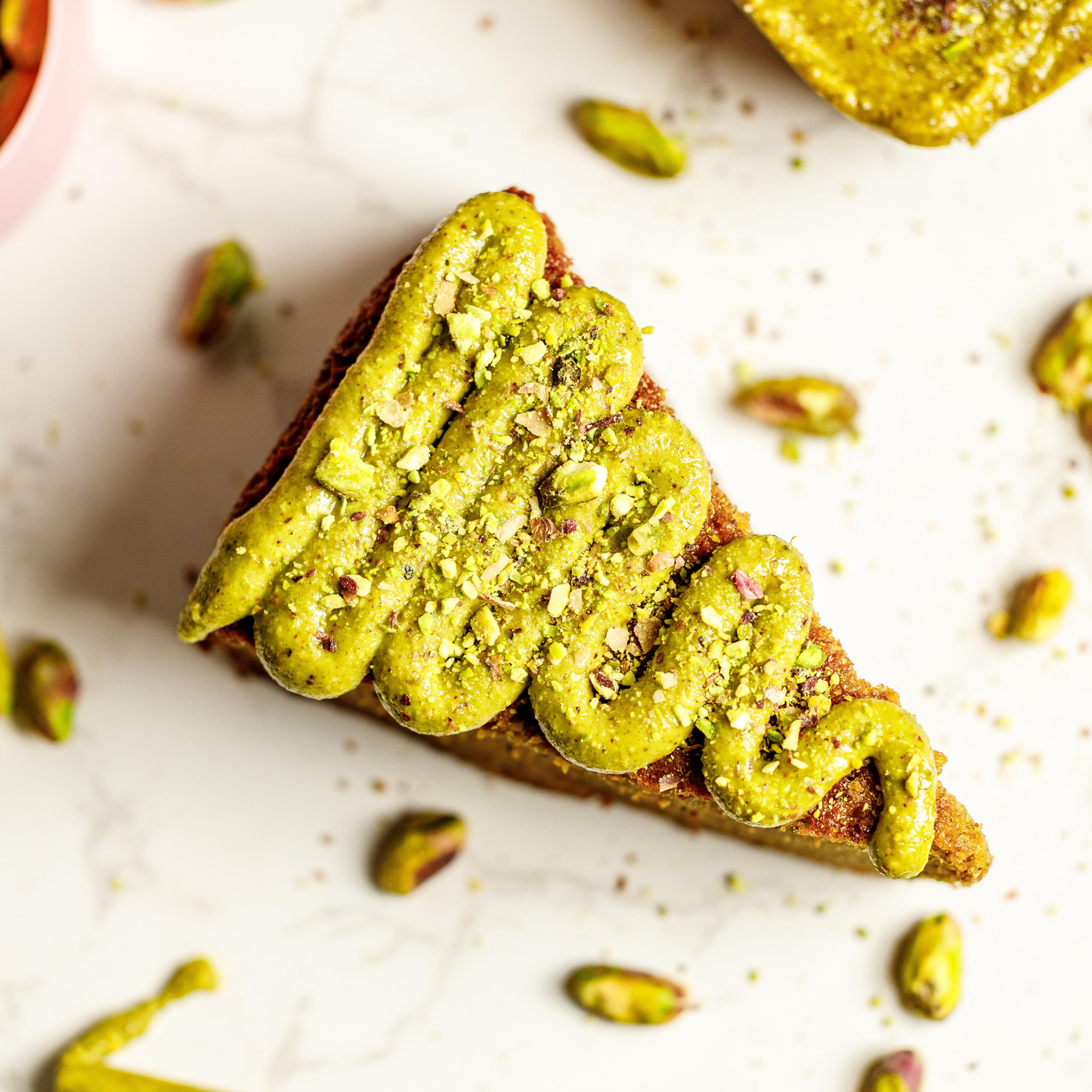 Pistachio cake slice (only for pickup in Miami)